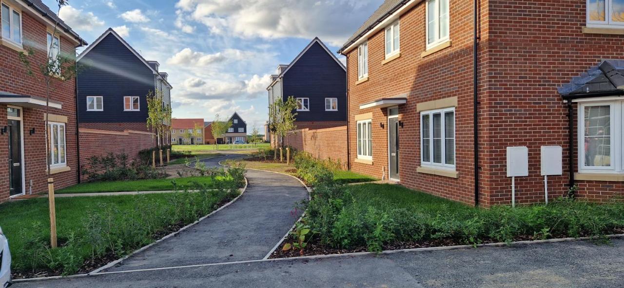 Holiday home Brand New Entire 4-bed House In