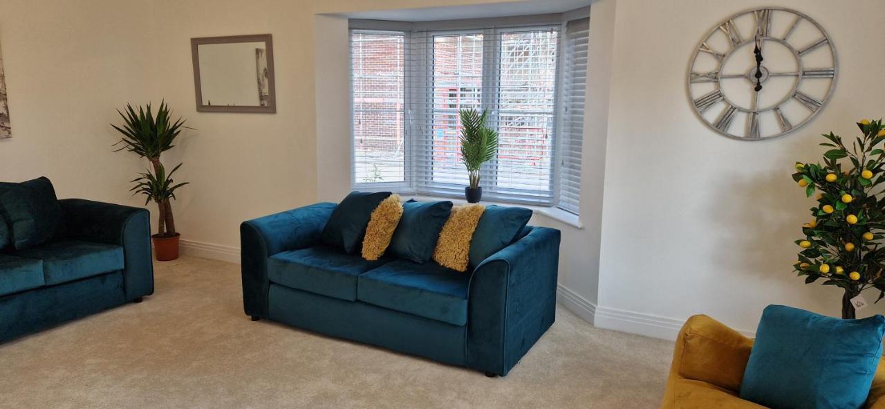 Brand New Entire 4-bed House In Holiday home Peterborough