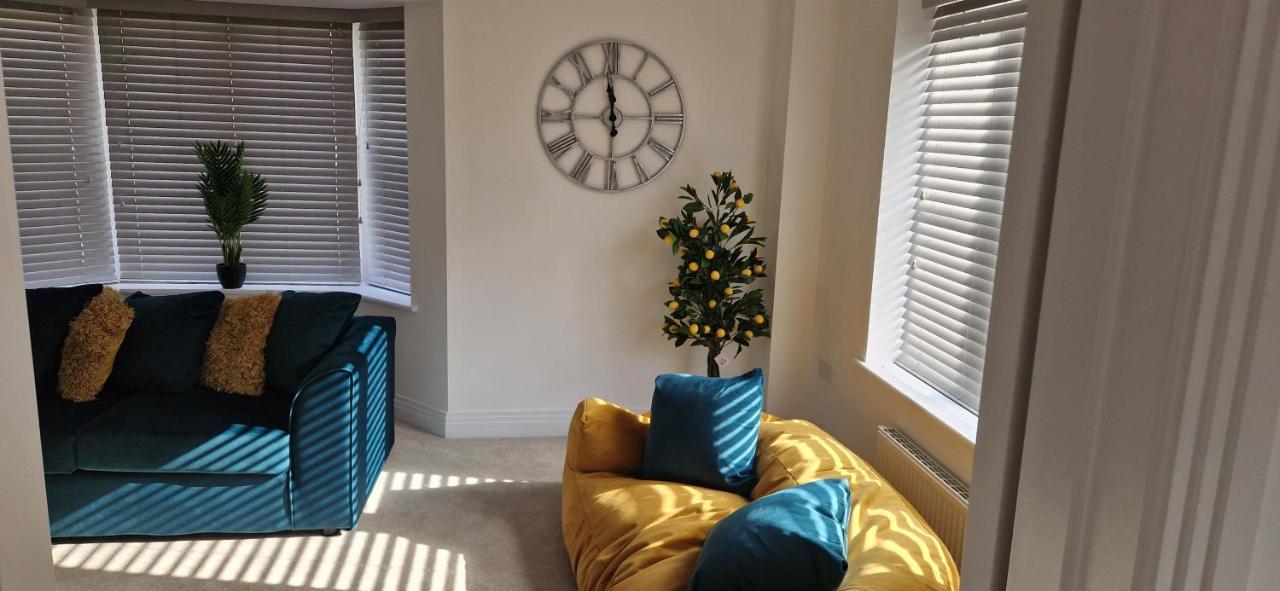 Holiday home Brand New Entire 4-bed House In *
