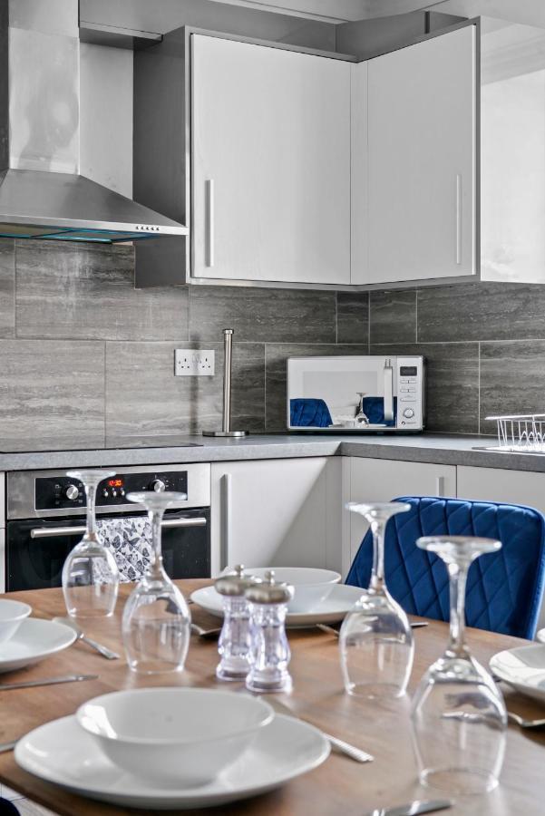 Nomastay Contractors: Convenient 3-bedroom Near A47 & Amenities