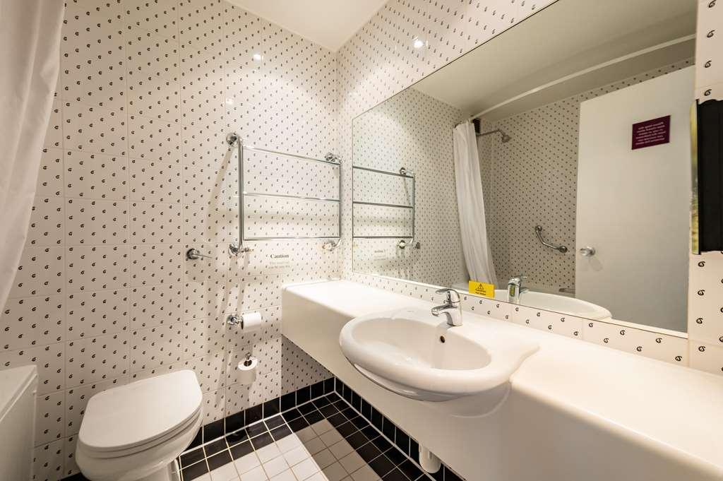 Milestone A1m, Sure Collection Hotel 3*