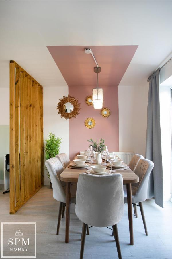 4 Bed House-parking-wifi-smart Tvs In Each Bedroom-special Rates Available * Peterborough