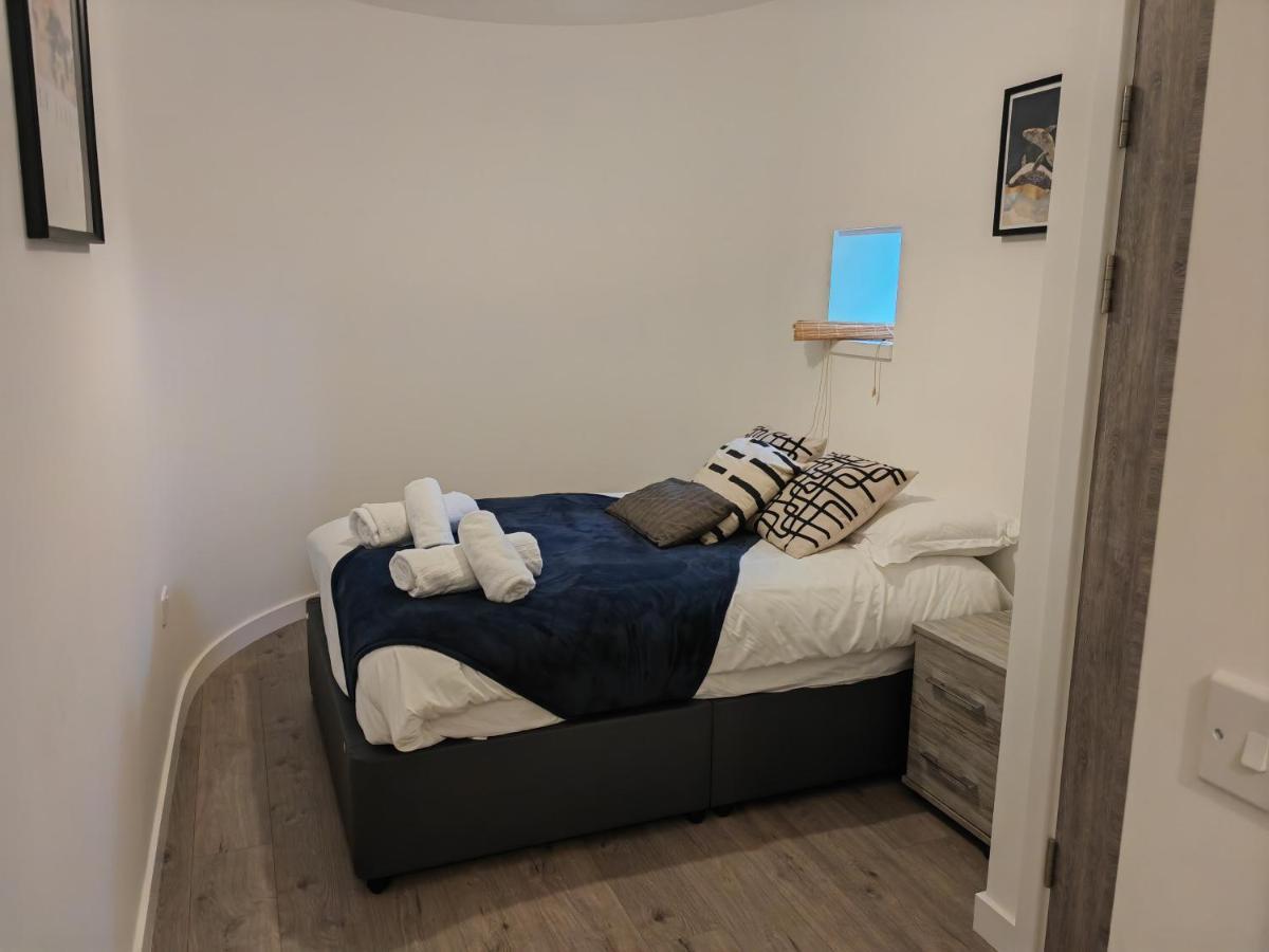 404 Bayard Plaza 2 Bedroom With Outside Terrace * Peterborough