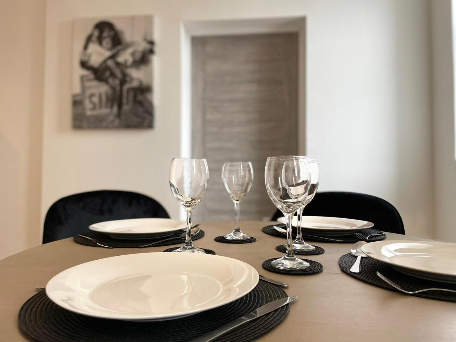 Opp - High End 2 Bed 2 With Secure Parking! Big Savings Booking 4 Nights Or More! Apartment Peterborough