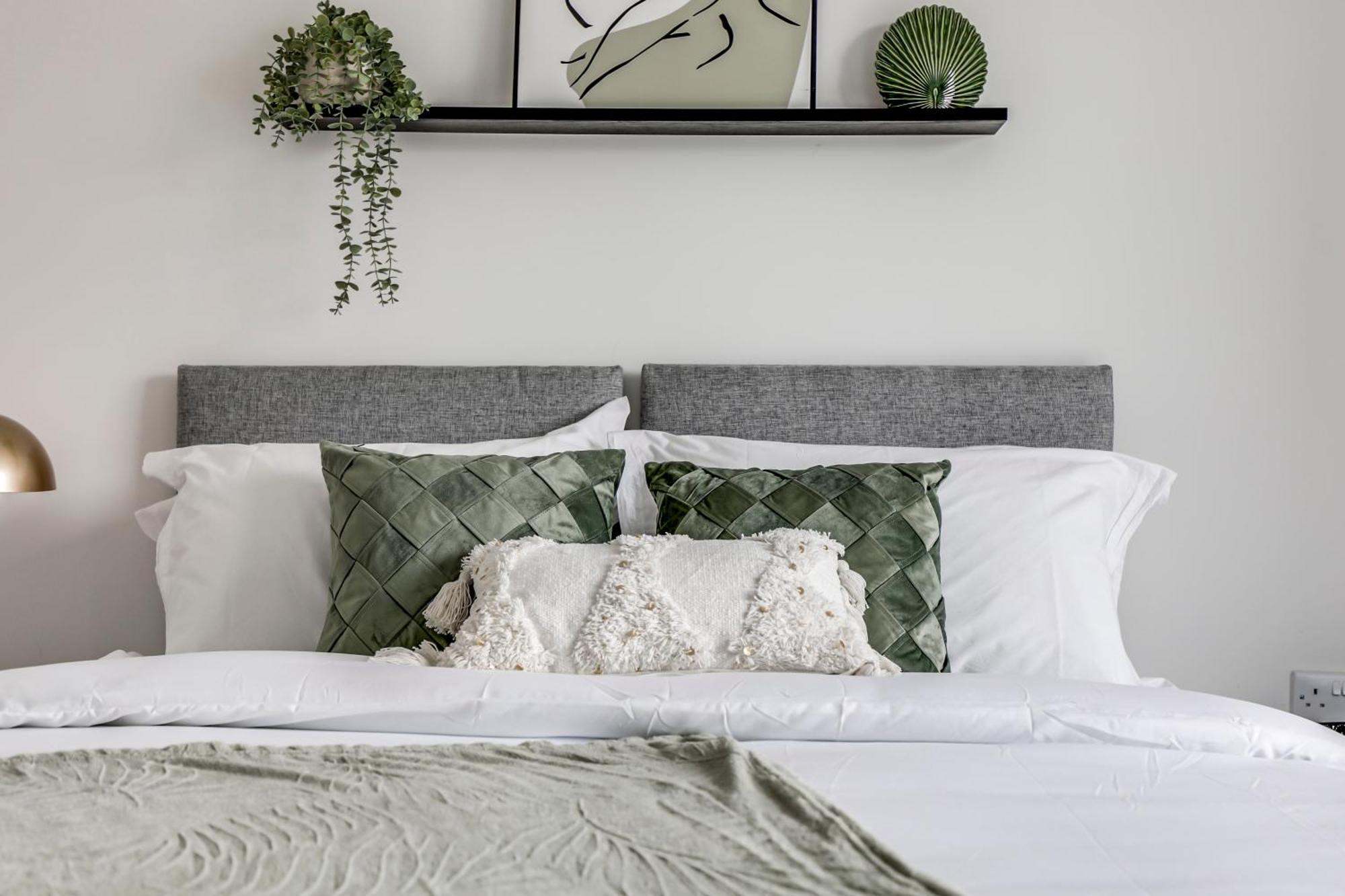 Stylish Flat In Apartment Peterborough