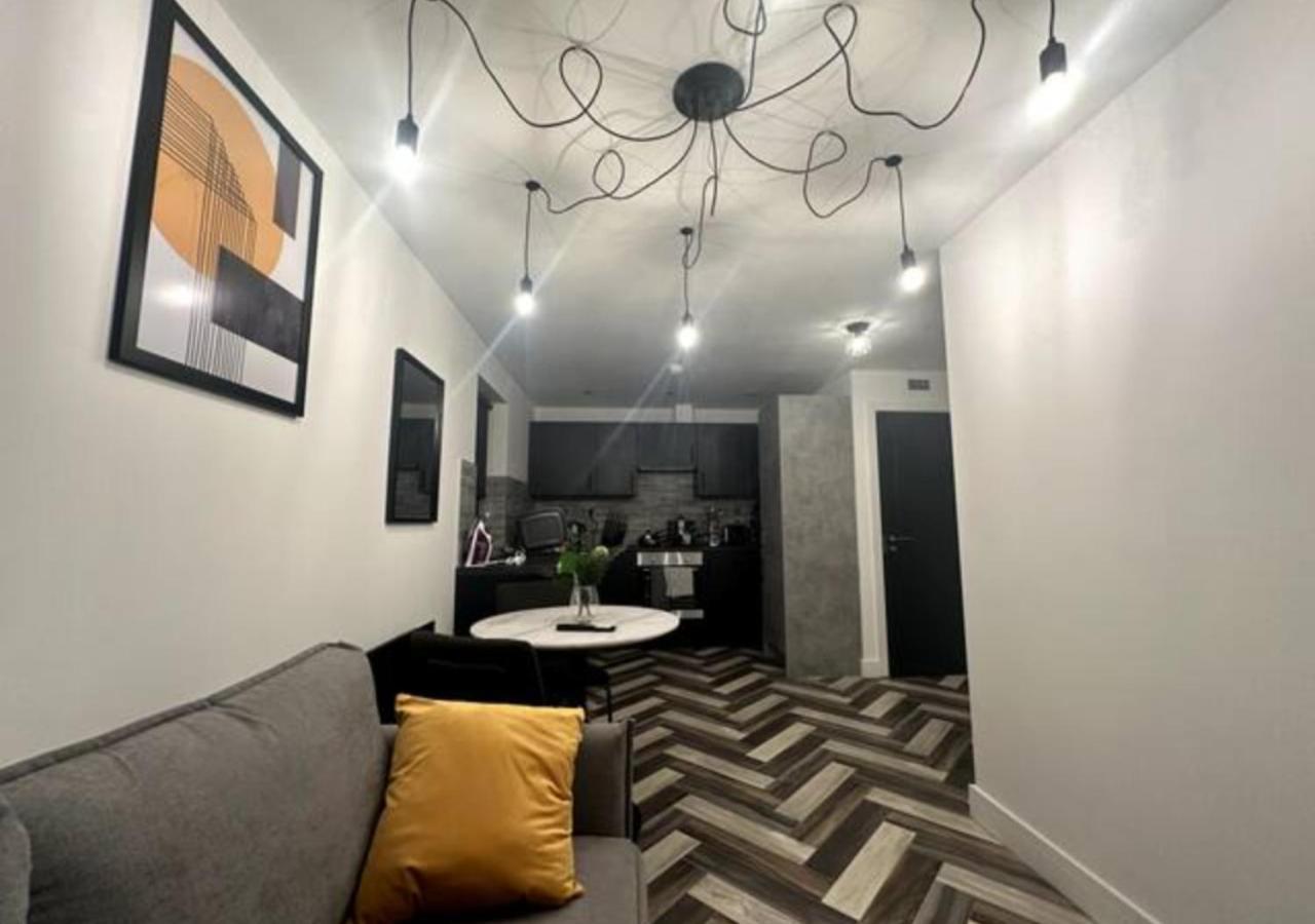 Newark House - 1 Bed Apartment Peterborough