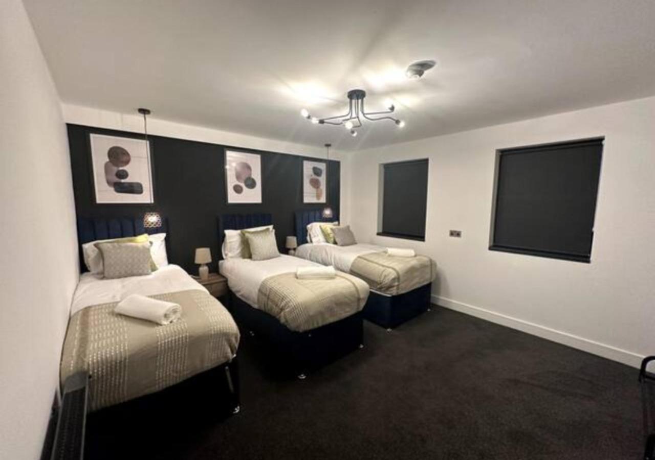 Superior 1-bed With 2 Sofa Beds Sleeps 6 Peterborough