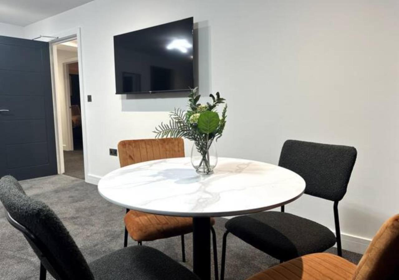 Superior 1-bed With 2 Sofa Beds Sleeps 6 * Peterborough