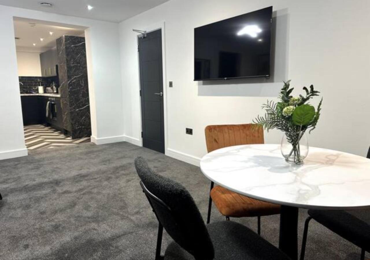 Superior 1-bed With 2 Sofa Beds Sleeps 6 Apartment Peterborough