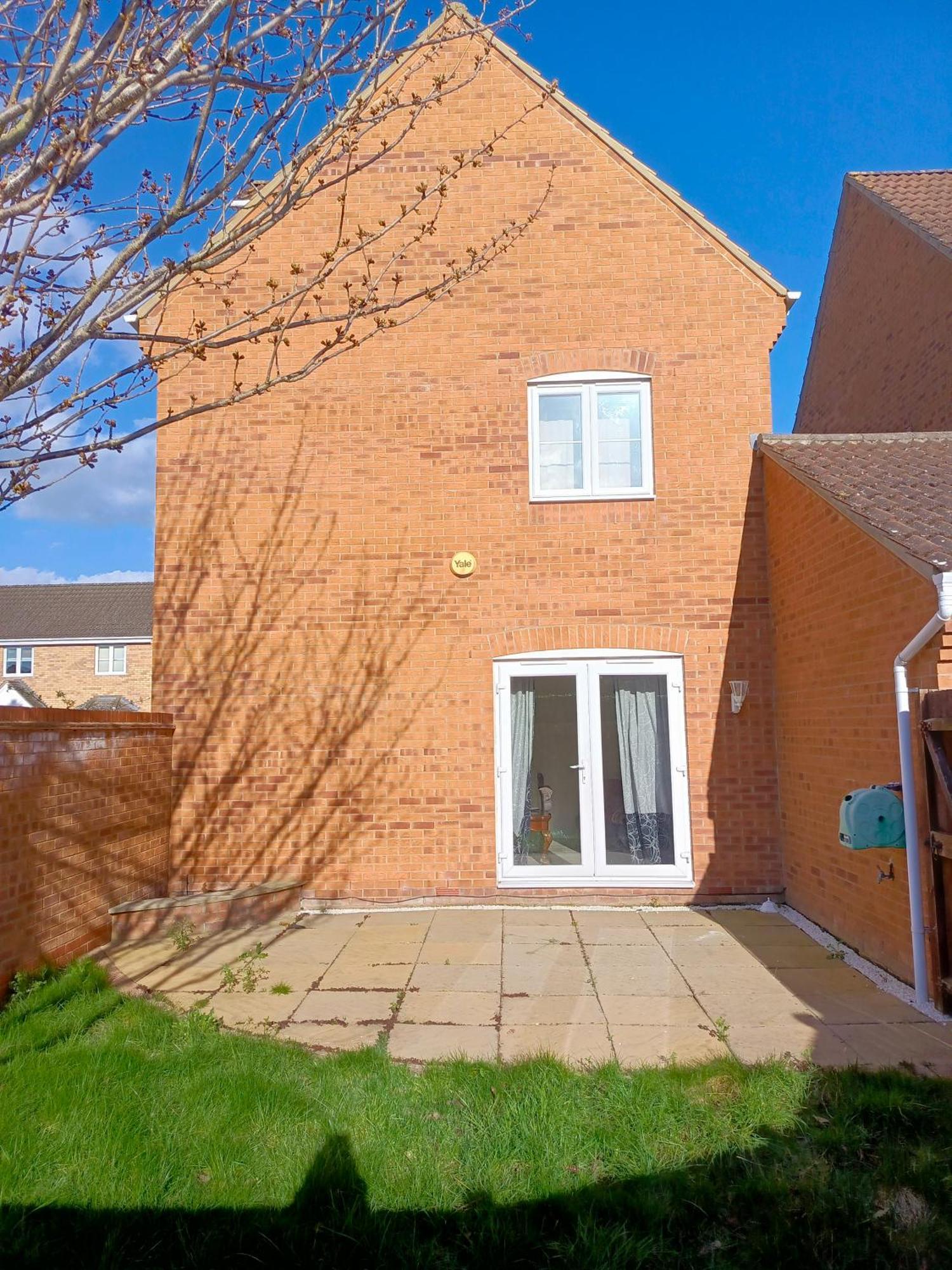 The Iris House Is Close To Centre And Is Ideal For Tourists, Visiting Family Members Or Work Related Activities Including Contractors * Peterborough