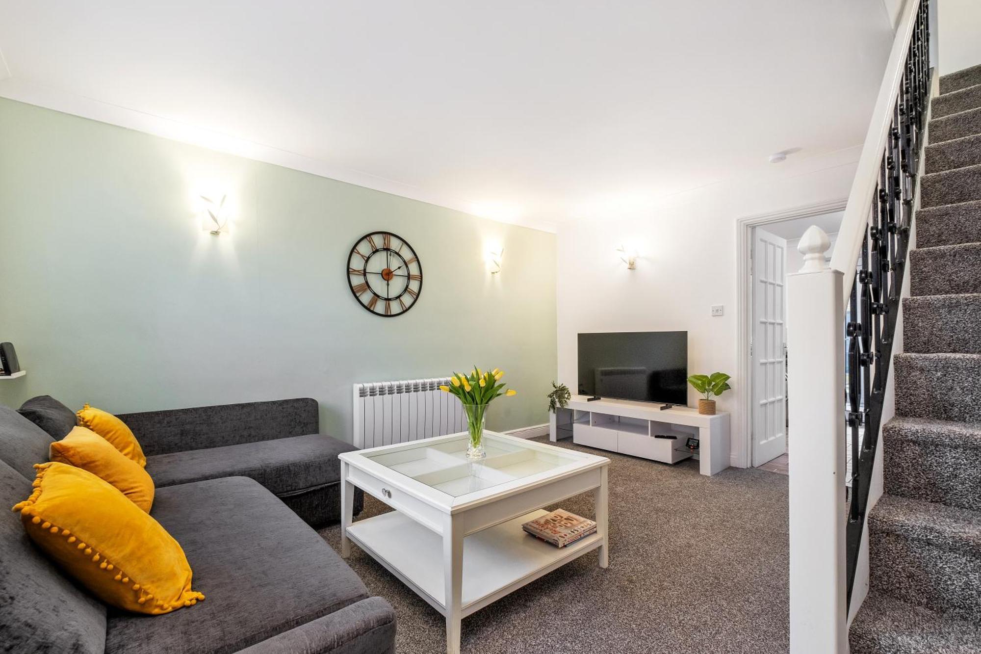 Apartment 20pct Off Long Contractors Welcome Chantry Close
