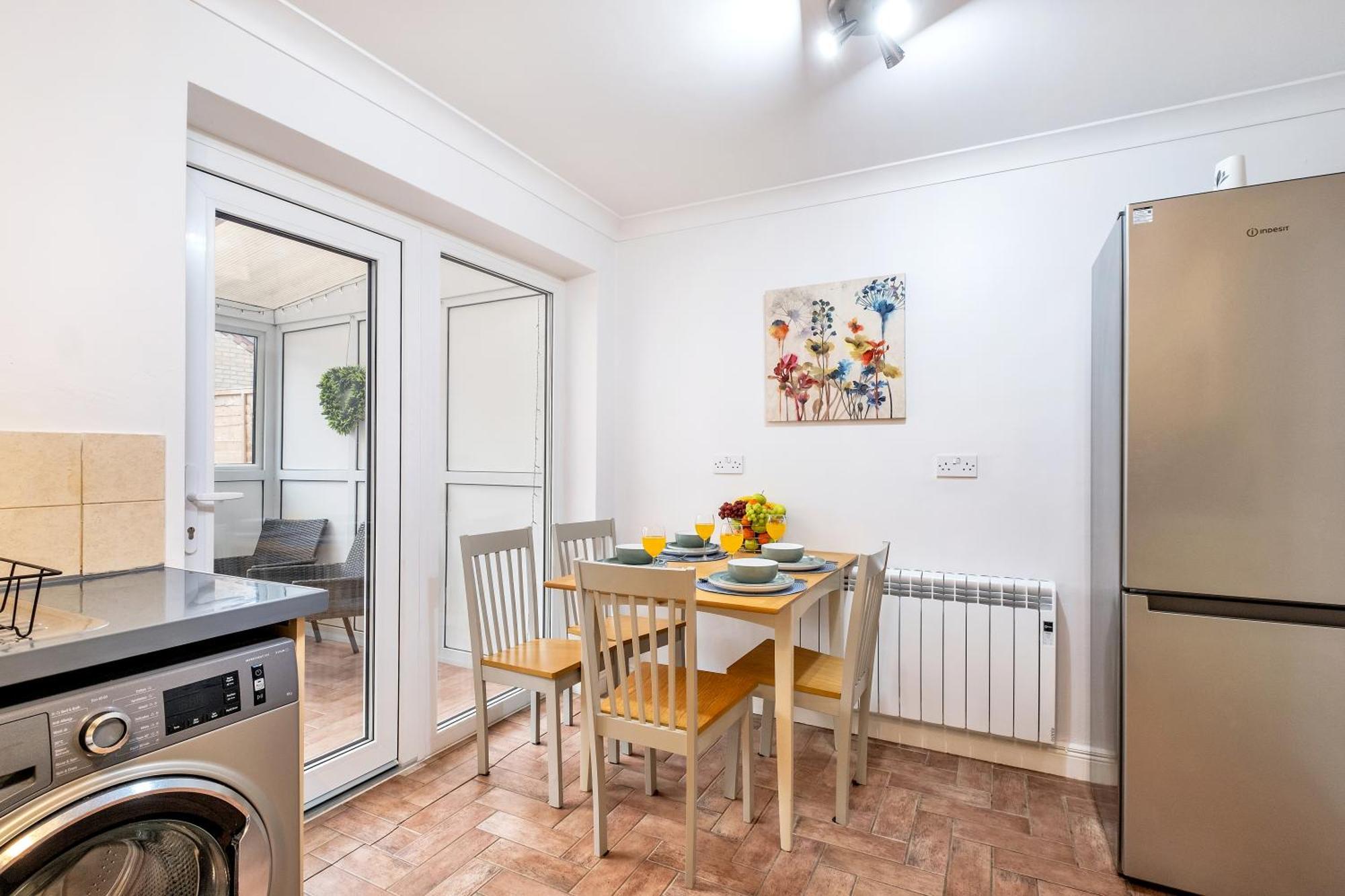 20pct Off Long Contractors Welcome Chantry Close * Peterborough