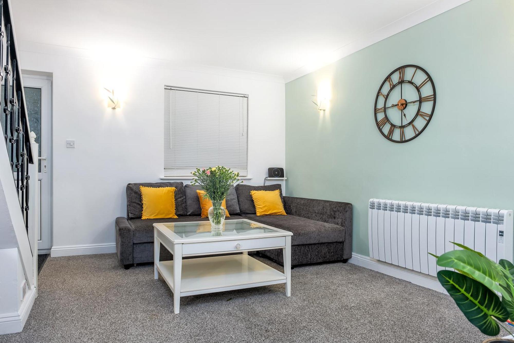 20pct Off Long Contractors Welcome Chantry Close Apartment *
