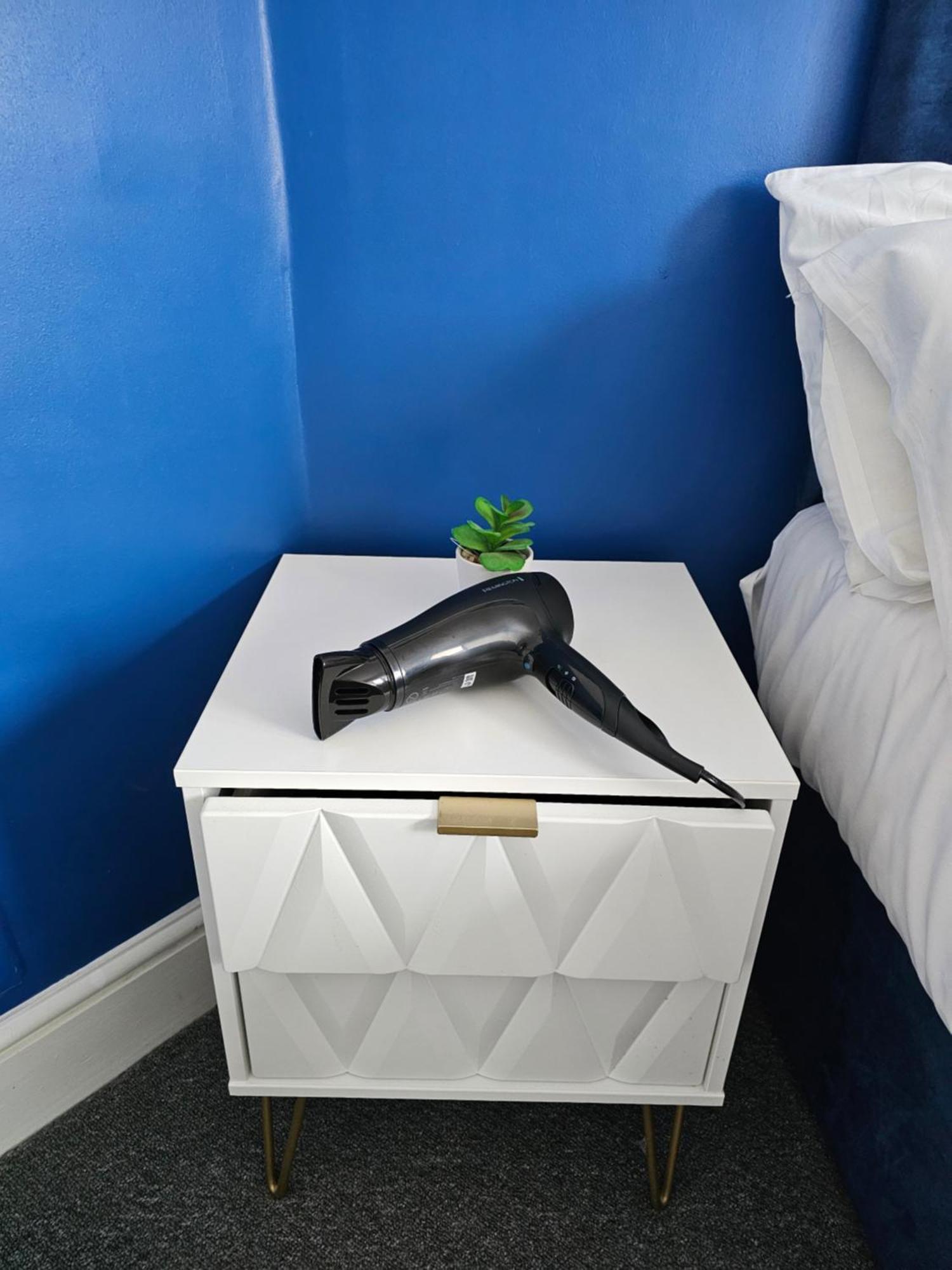 Nomastay Contractors: Convenient 3-bedroom Near A47 & Amenities