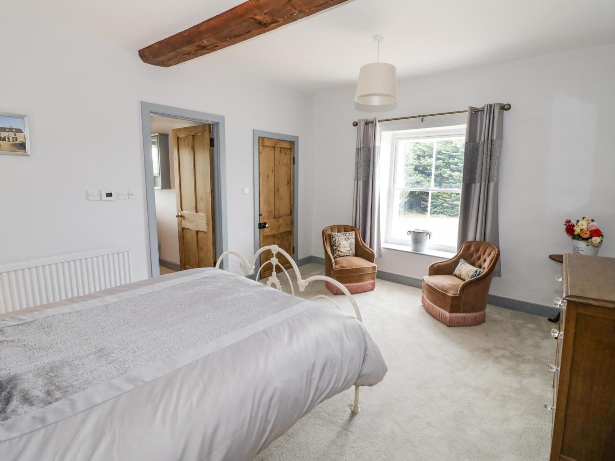 Glapthorn Manor