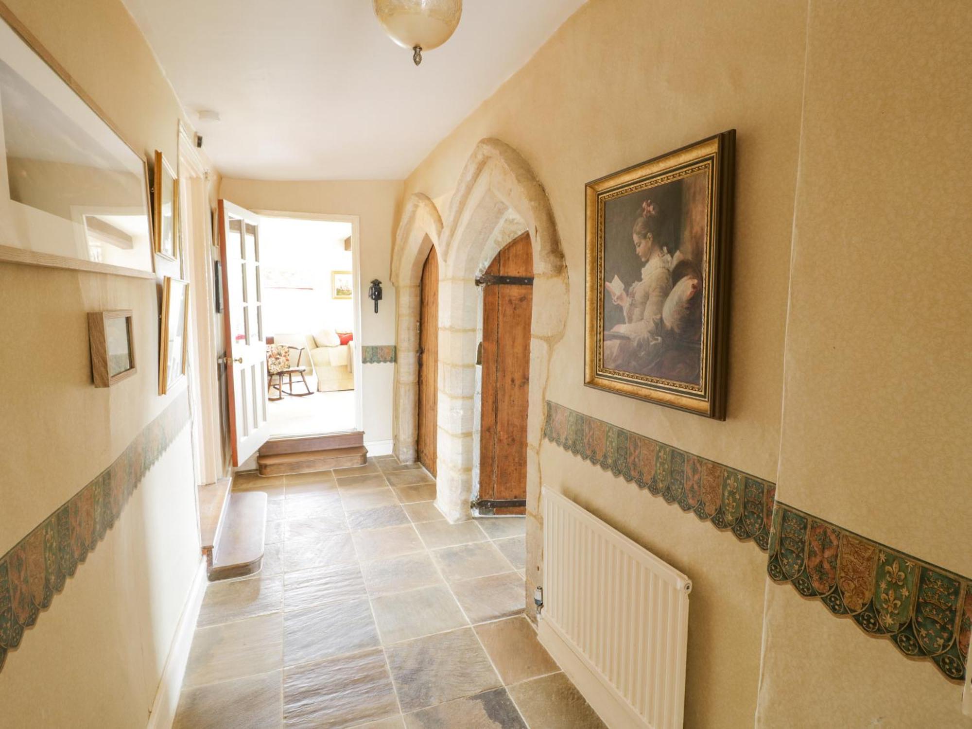 Glapthorn Manor