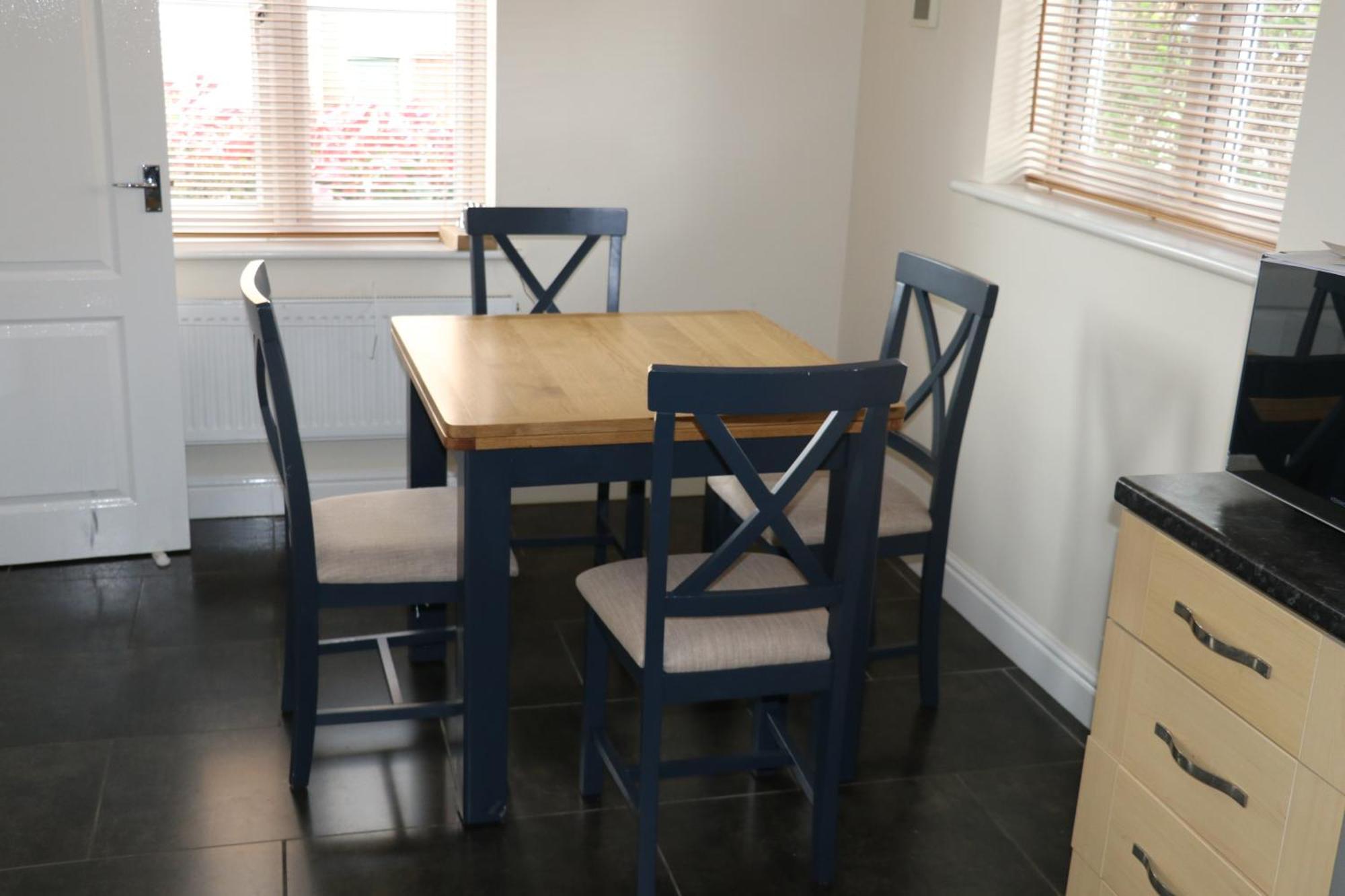 The Iris House Is Close To Centre And Is Ideal For Tourists, Visiting Family Members Or Work Related Activities Including Contractors
