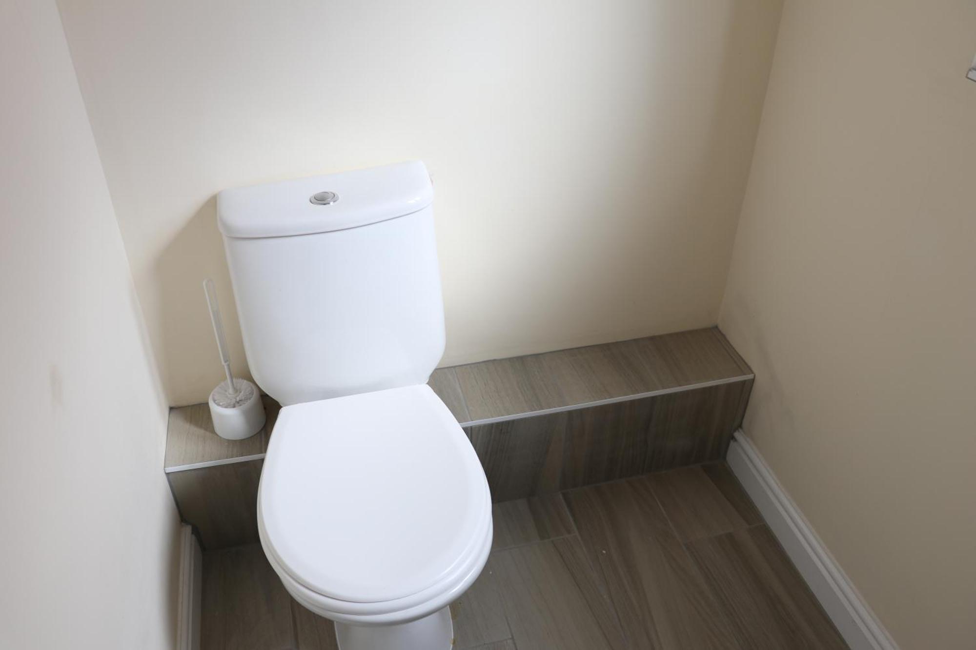The Iris House Is Close To Centre And Is Ideal For Tourists, Visiting Family Members Or Work Related Activities Including Contractors * Peterborough