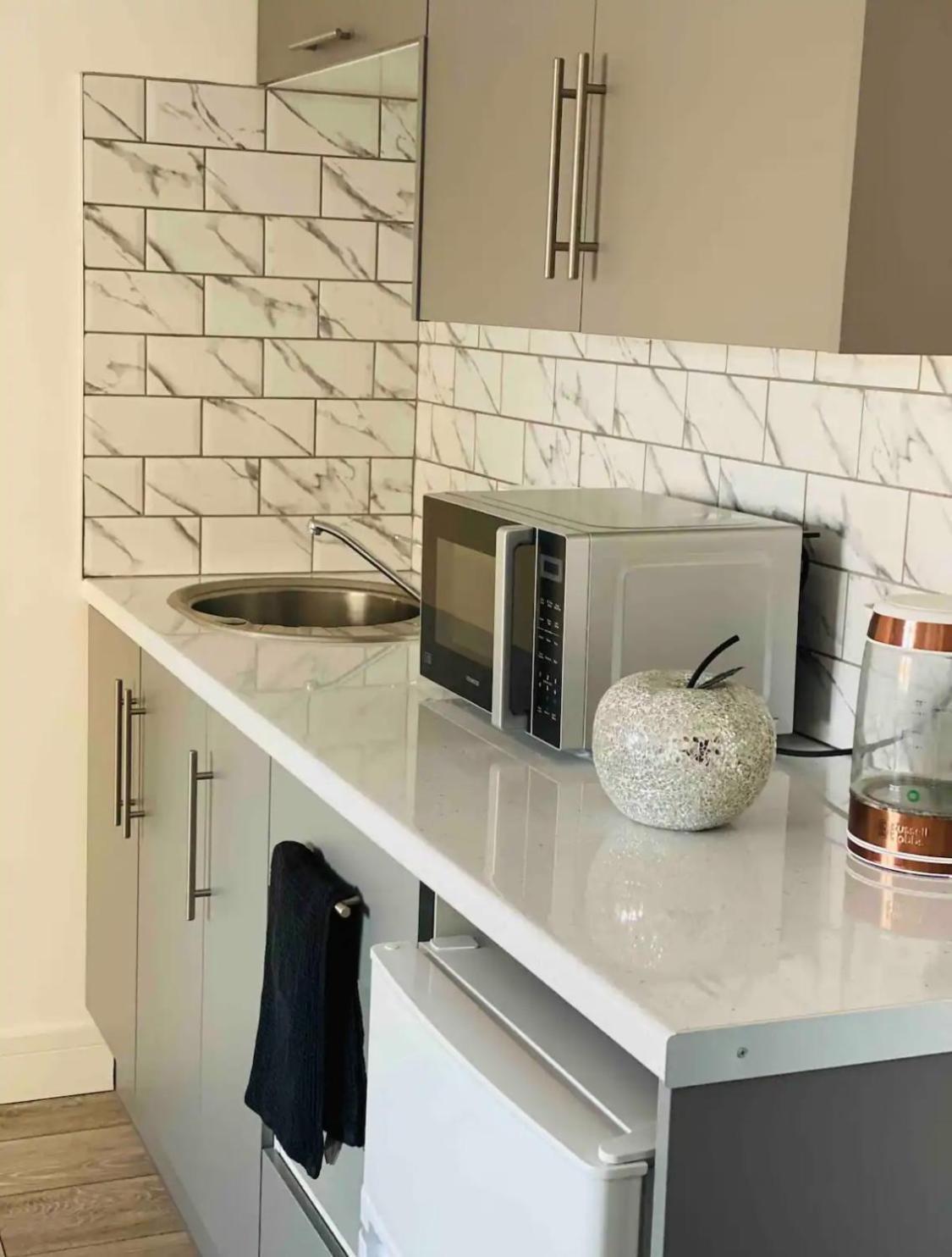 Roomello Luxury * Peterborough
