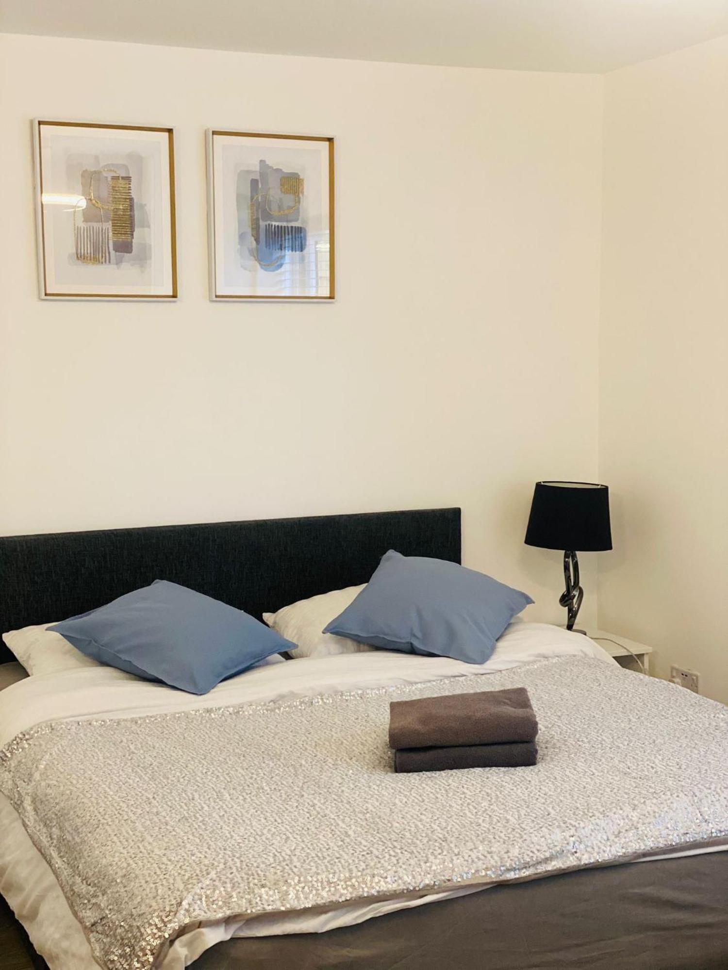 Apartment Roomello Luxury Peterborough