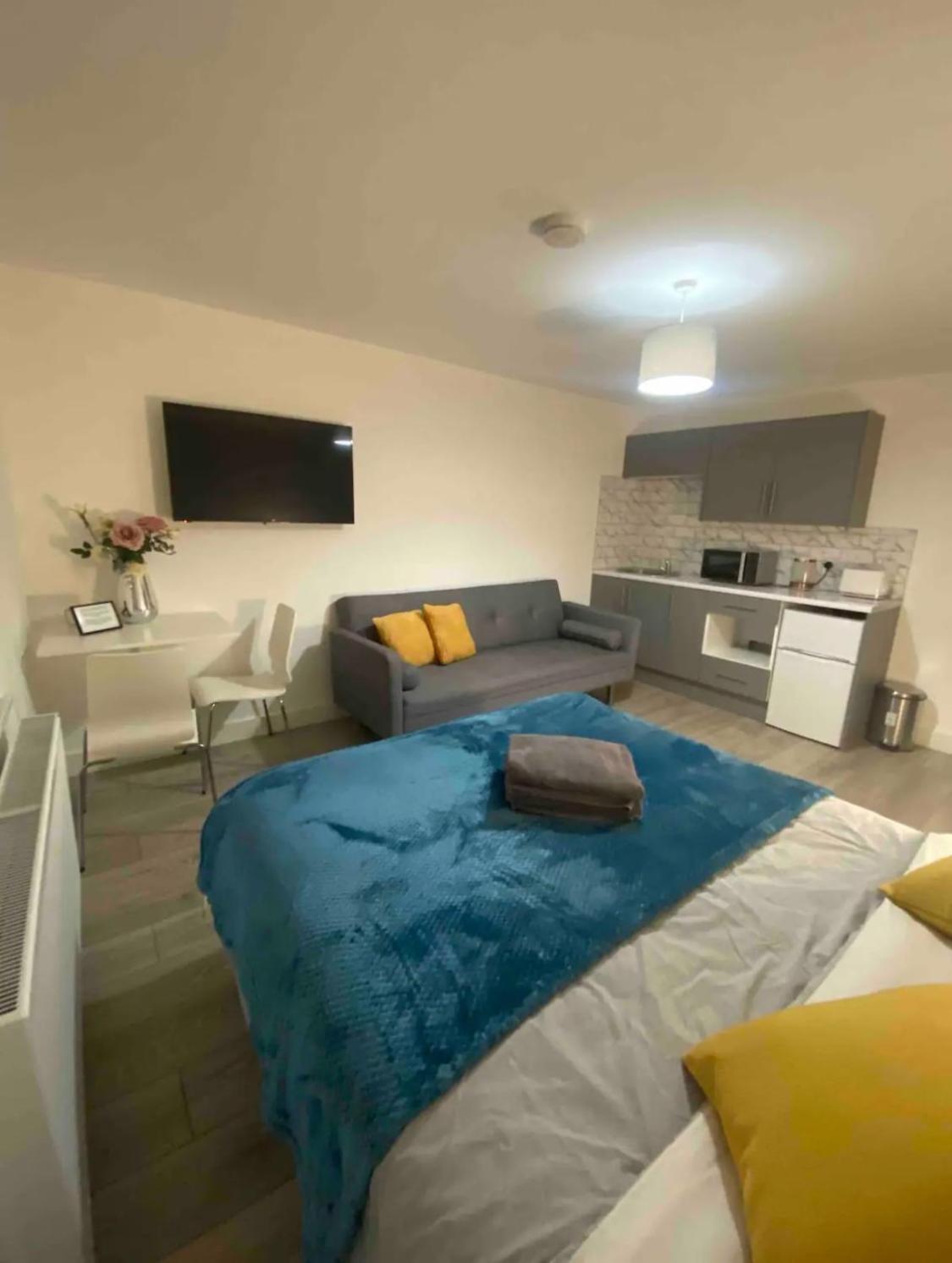 Roomello Luxury * Peterborough