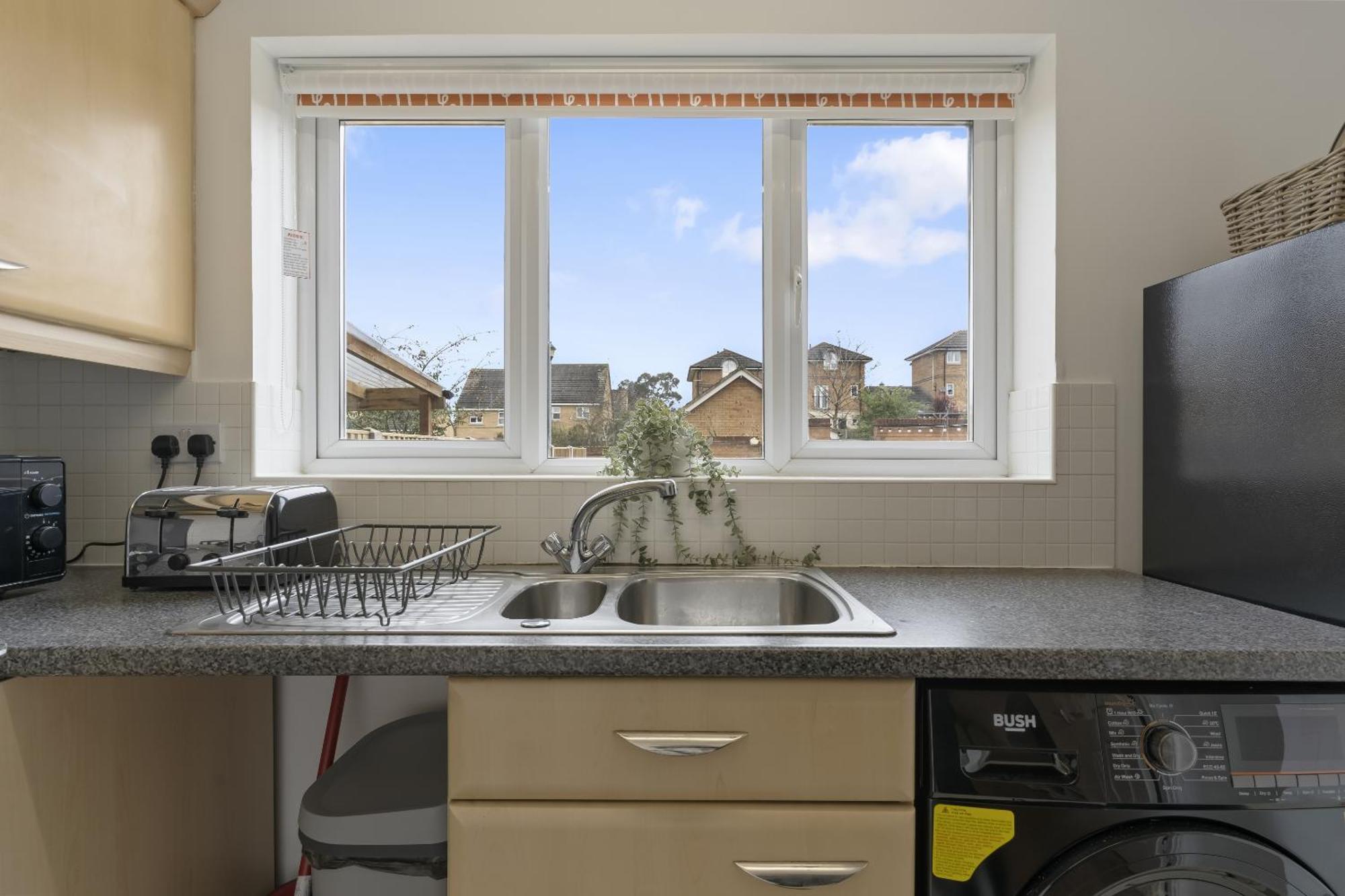 The Royal Lakeview * Peterborough