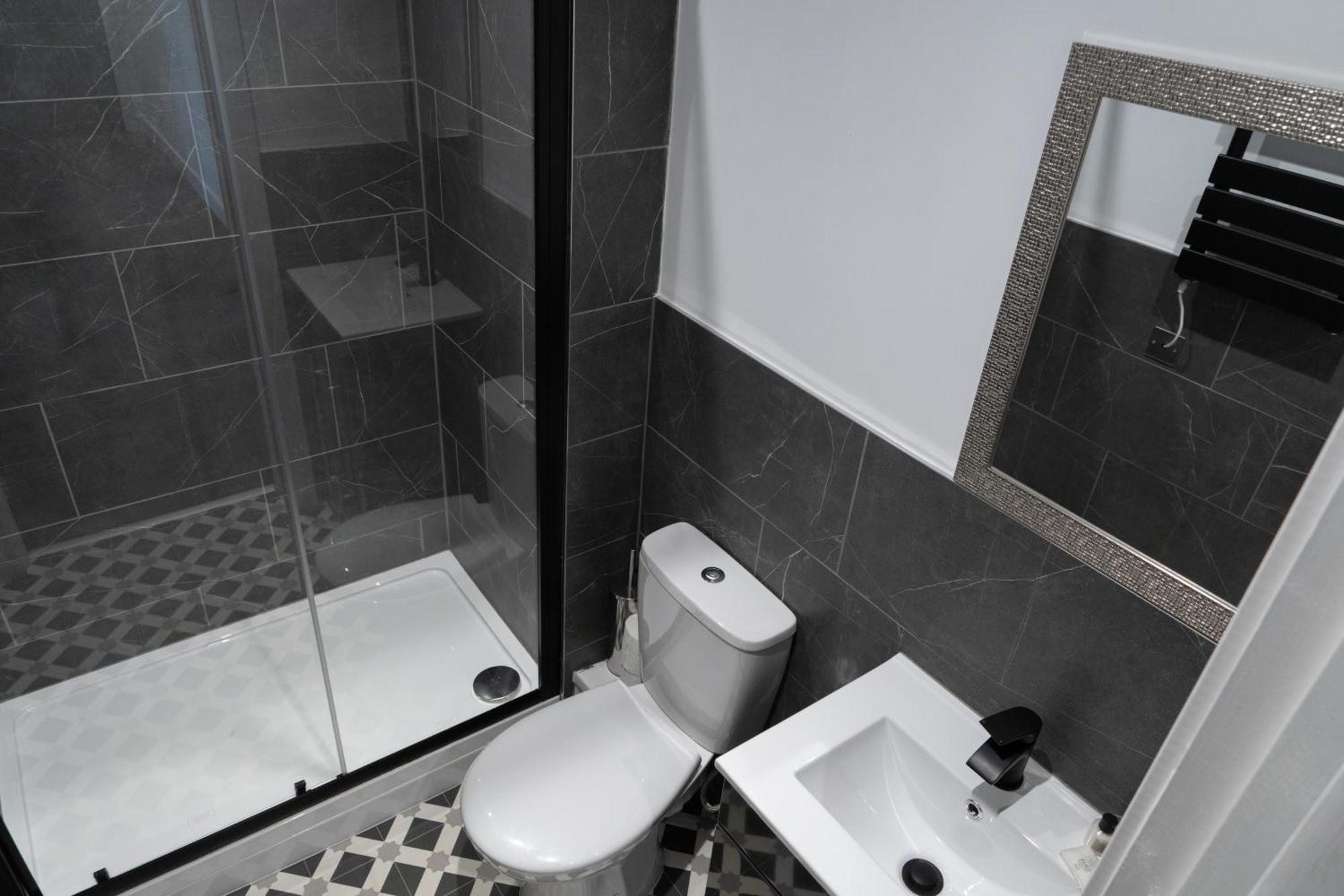 Superior 1-bed With 2 Sofa Beds Sleeps 6 Peterborough