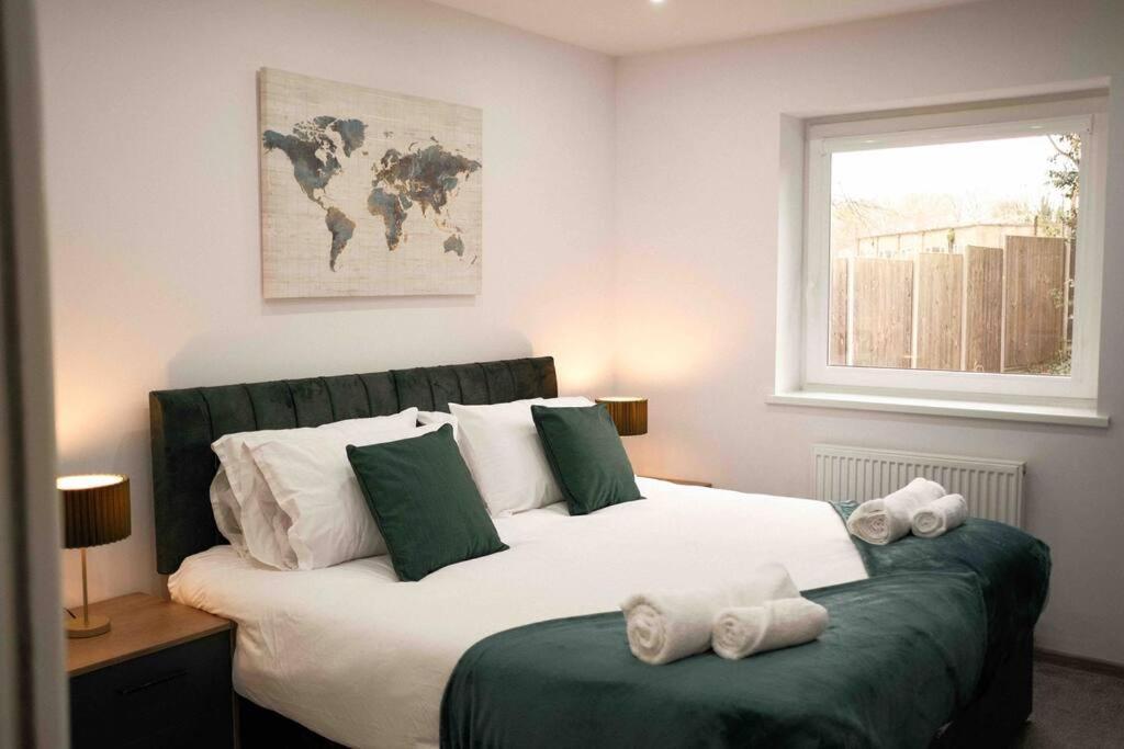 Close To Centre - Sleeps Up To 5, Perfect For Contractors With Private Secure Parking! Apartment
