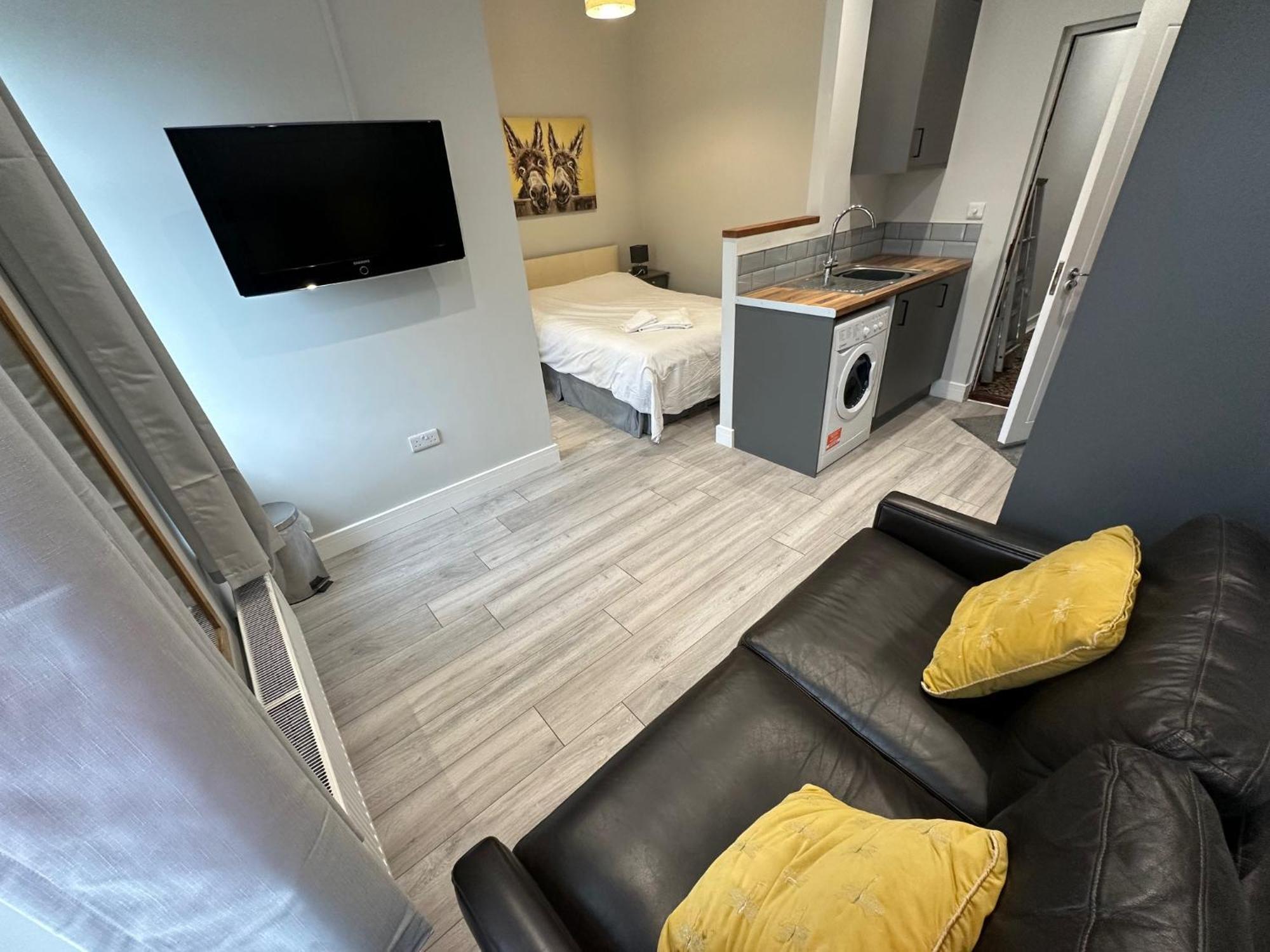 Clarks Apartment *