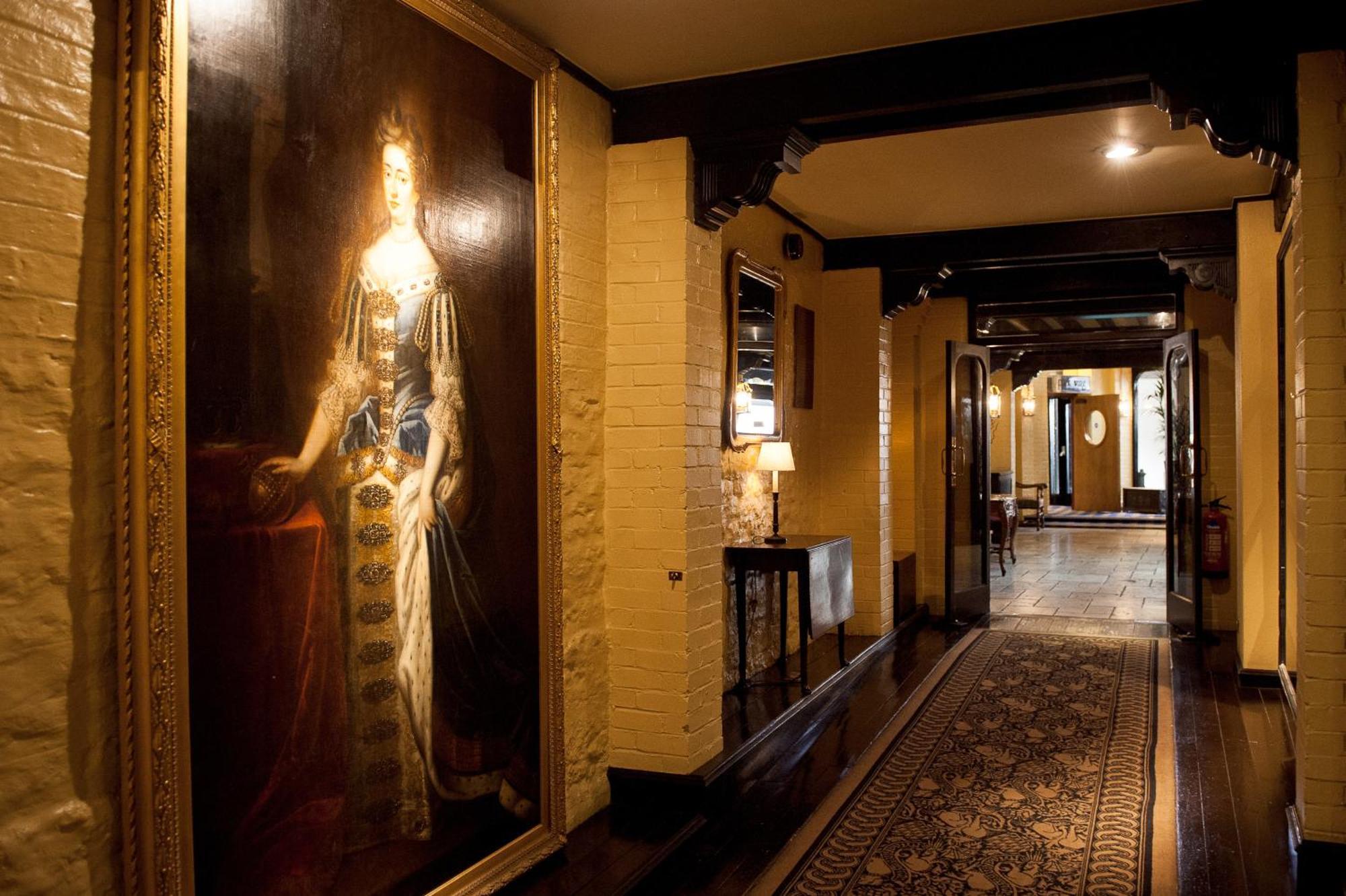 Hotel The Bull Hotel; Sure Collection By Western