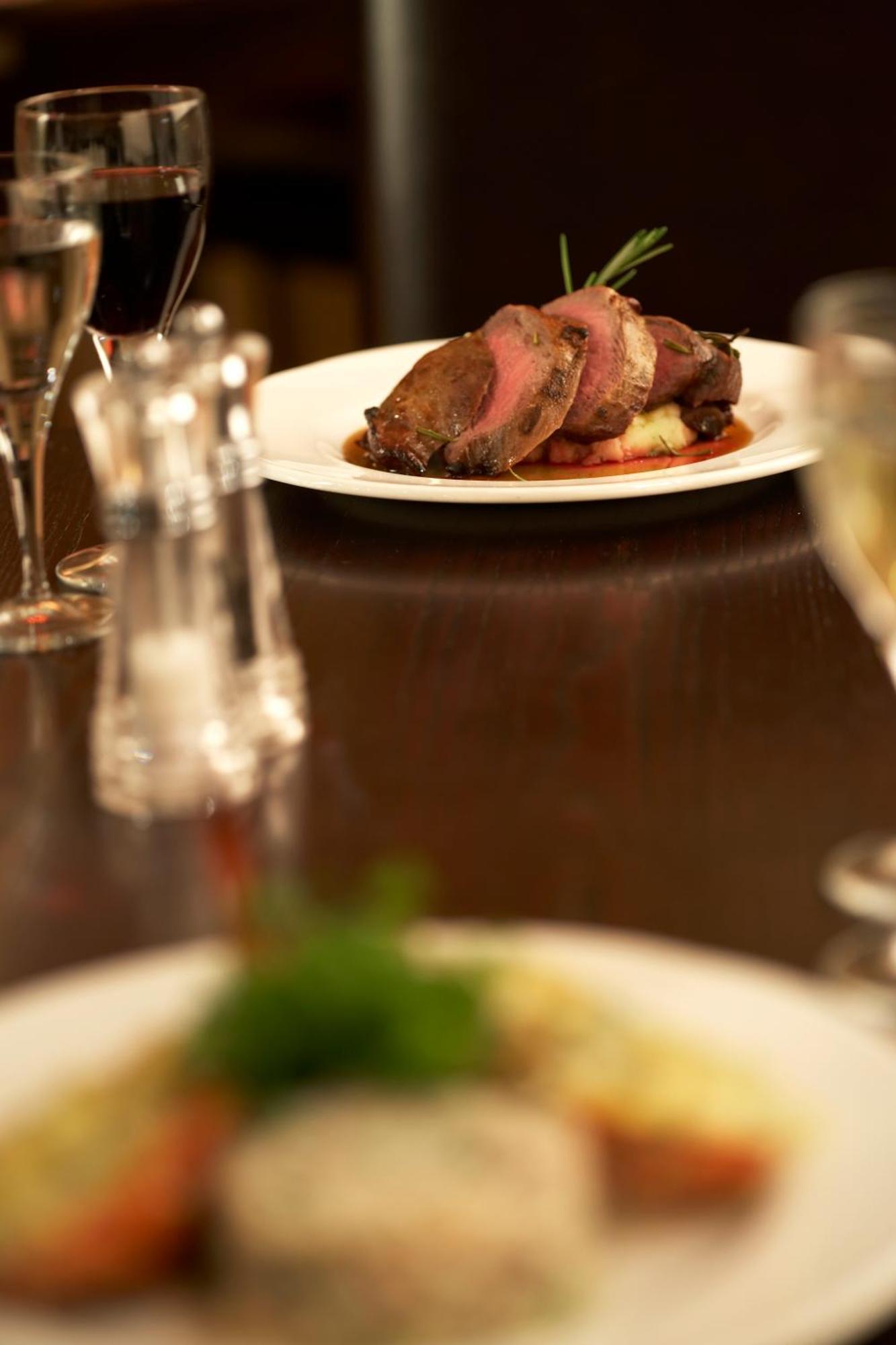 Hotel The Bull Hotel; Sure Collection By Western 4*