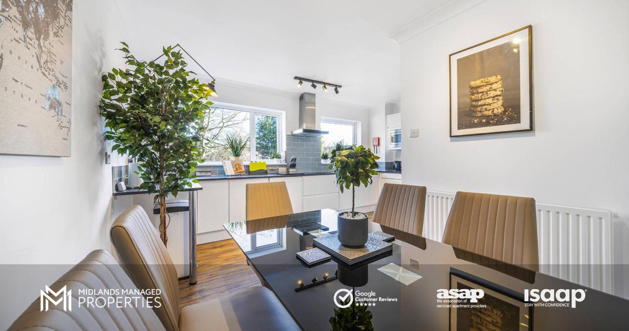 Modern Greenfield Townhouse: Edge Retreat Peterborough