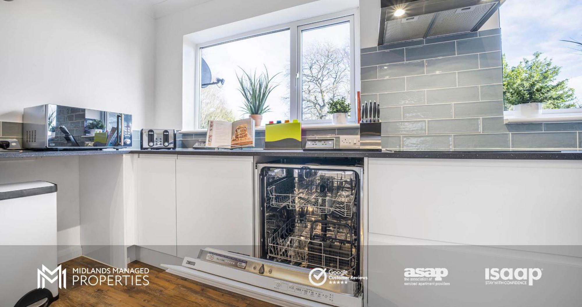 Modern Greenfield Townhouse: Edge Retreat Peterborough