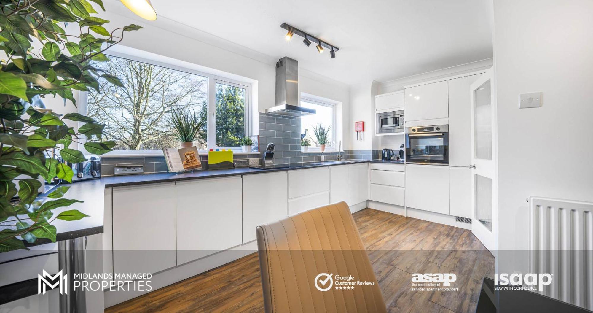Modern Greenfield Townhouse: Edge Retreat Peterborough