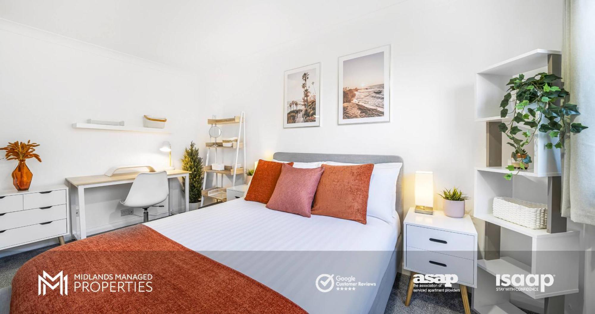 Apartment Modern Greenfield Townhouse: Edge Retreat Peterborough