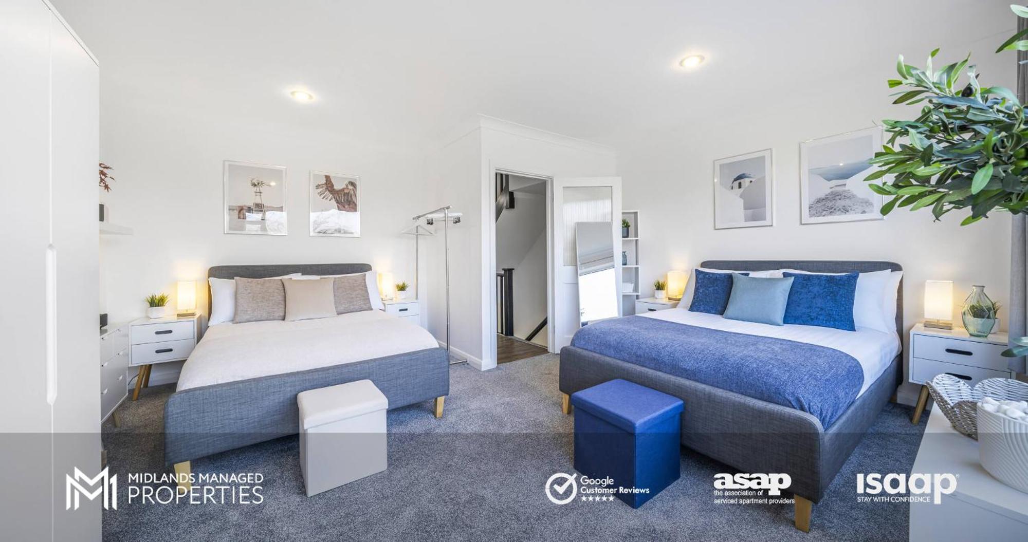 Apartment Modern Greenfield Townhouse: Edge Retreat *