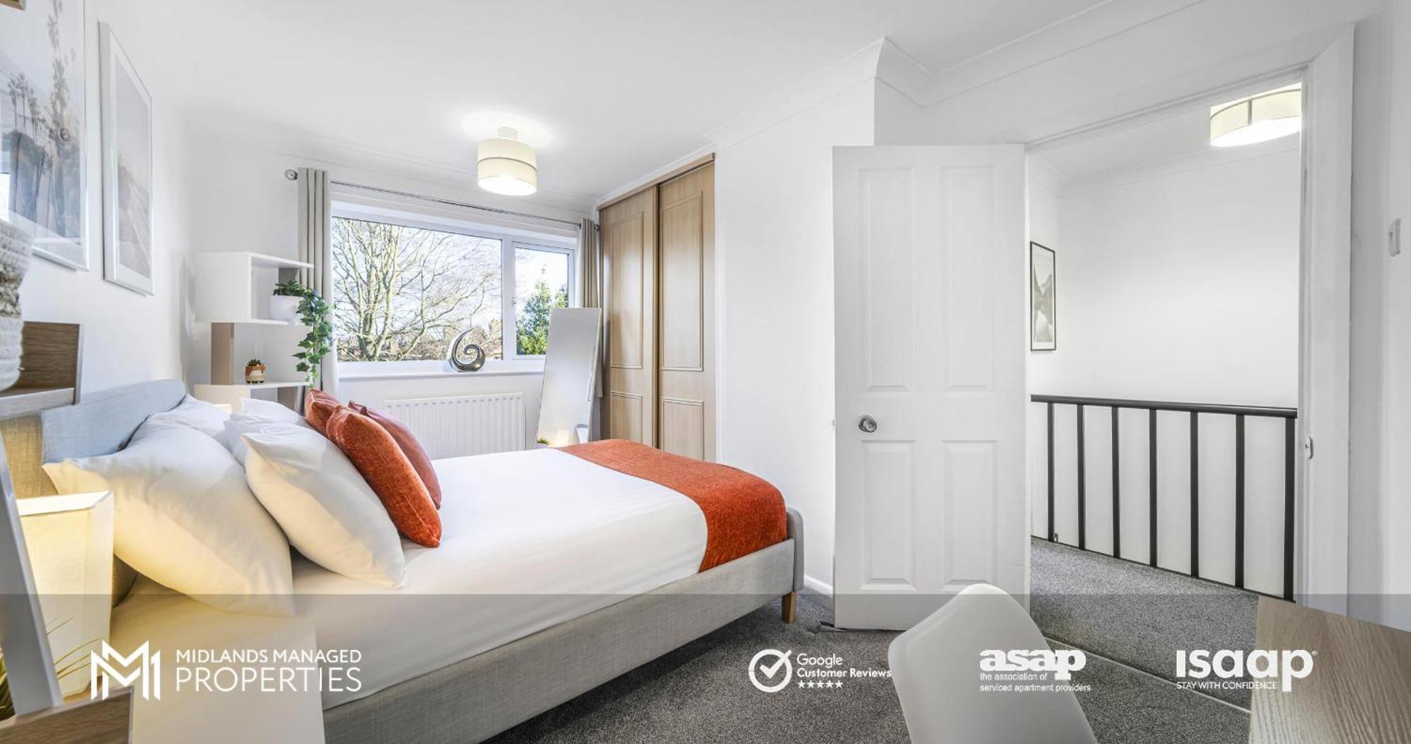 Modern Greenfield Townhouse: Edge Retreat Peterborough