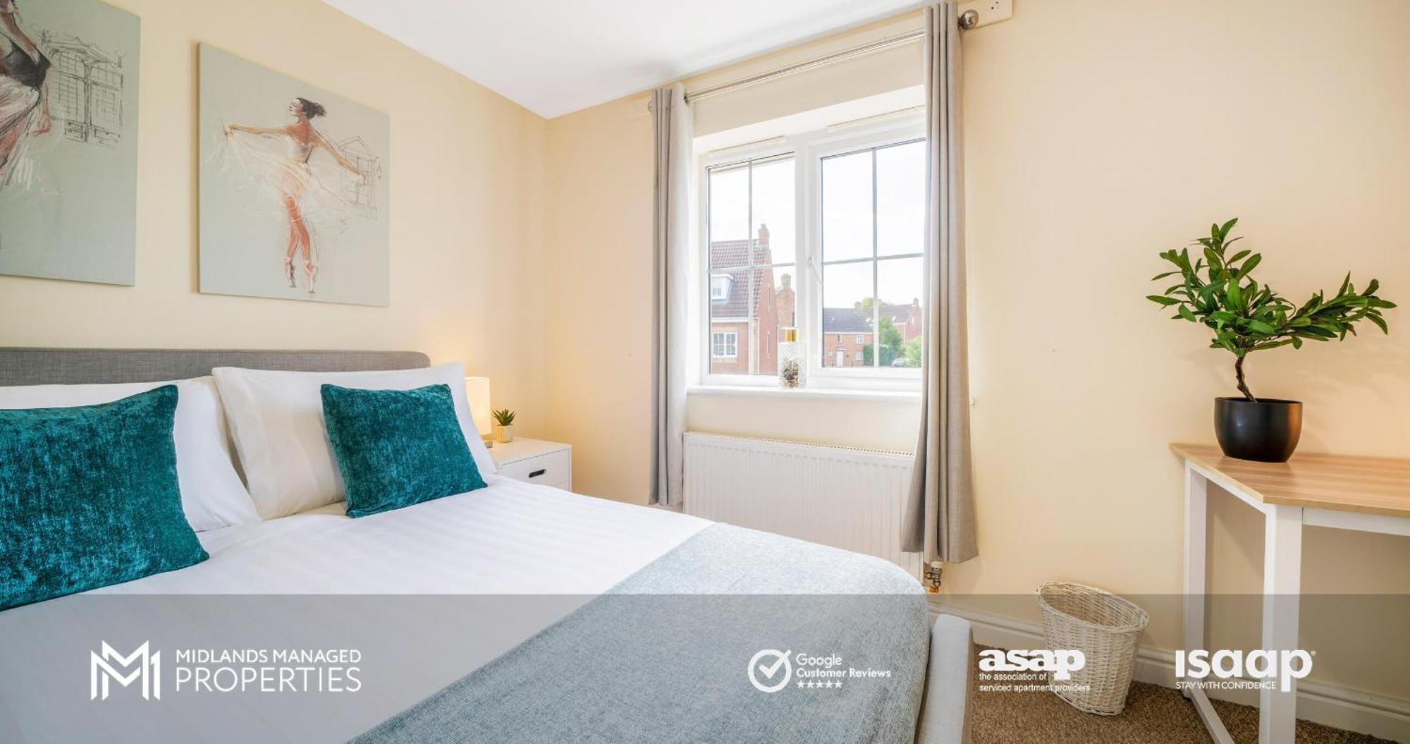 Apartment Spacious 5 Double Bedroom Family With 2 Bathrooms Wc Includes Driveway Parking And Extended Lounge And Dining Private Rear Garden In A Great Location Peterborough