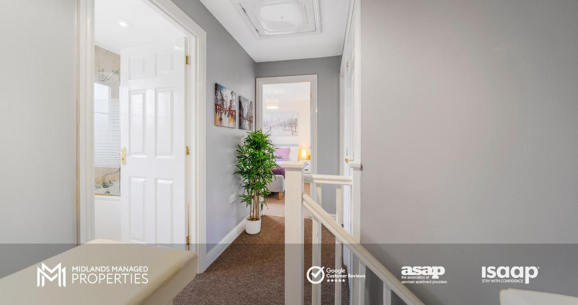 Spacious 5 Double Bedroom Family With 2 Bathrooms Wc Includes Driveway Parking And Extended Lounge And Dining Private Rear Garden In A Great Location Apartment *