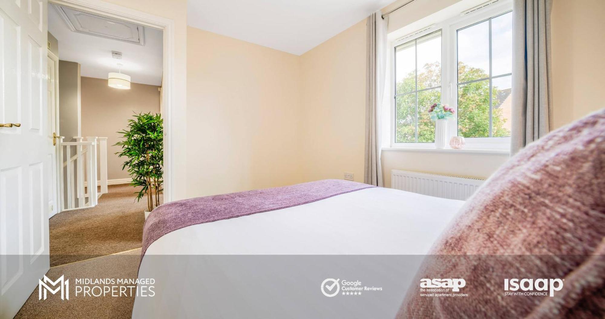 Spacious 5 Double Bedroom Family With 2 Bathrooms Wc Includes Driveway Parking And Extended Lounge And Dining Private Rear Garden In A Great Location Peterborough