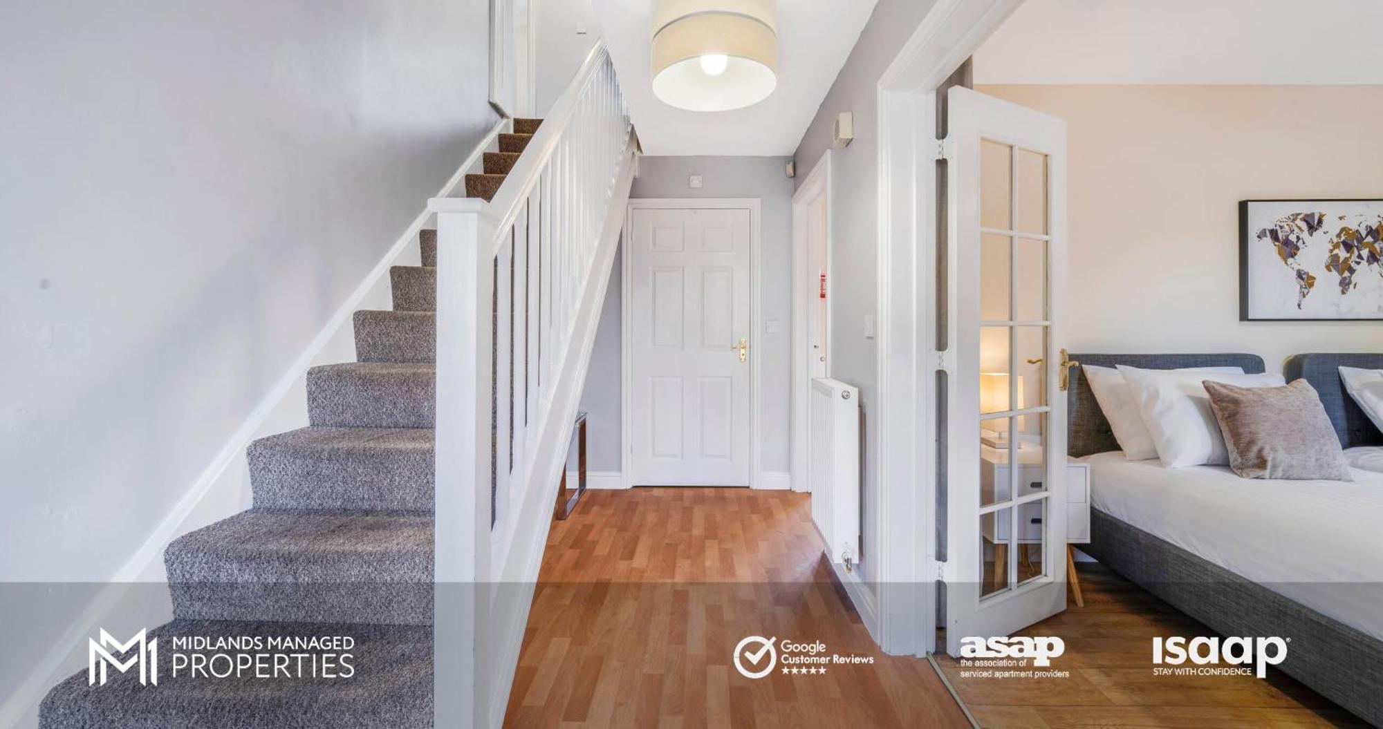 Spacious 5 Double Bedroom Family With 2 Bathrooms Wc Includes Driveway Parking And Extended Lounge And Dining Private Rear Garden In A Great Location * Peterborough