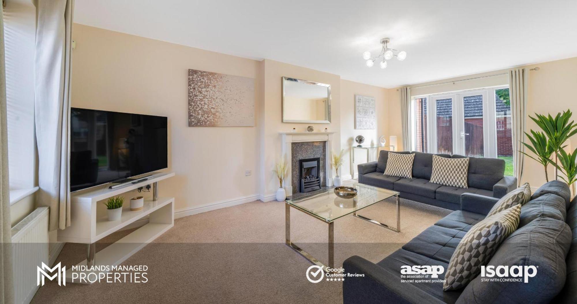 Spacious 5 Double Bedroom Family With 2 Bathrooms Wc Includes Driveway Parking And Extended Lounge And Dining Private Rear Garden In A Great Location Apartment