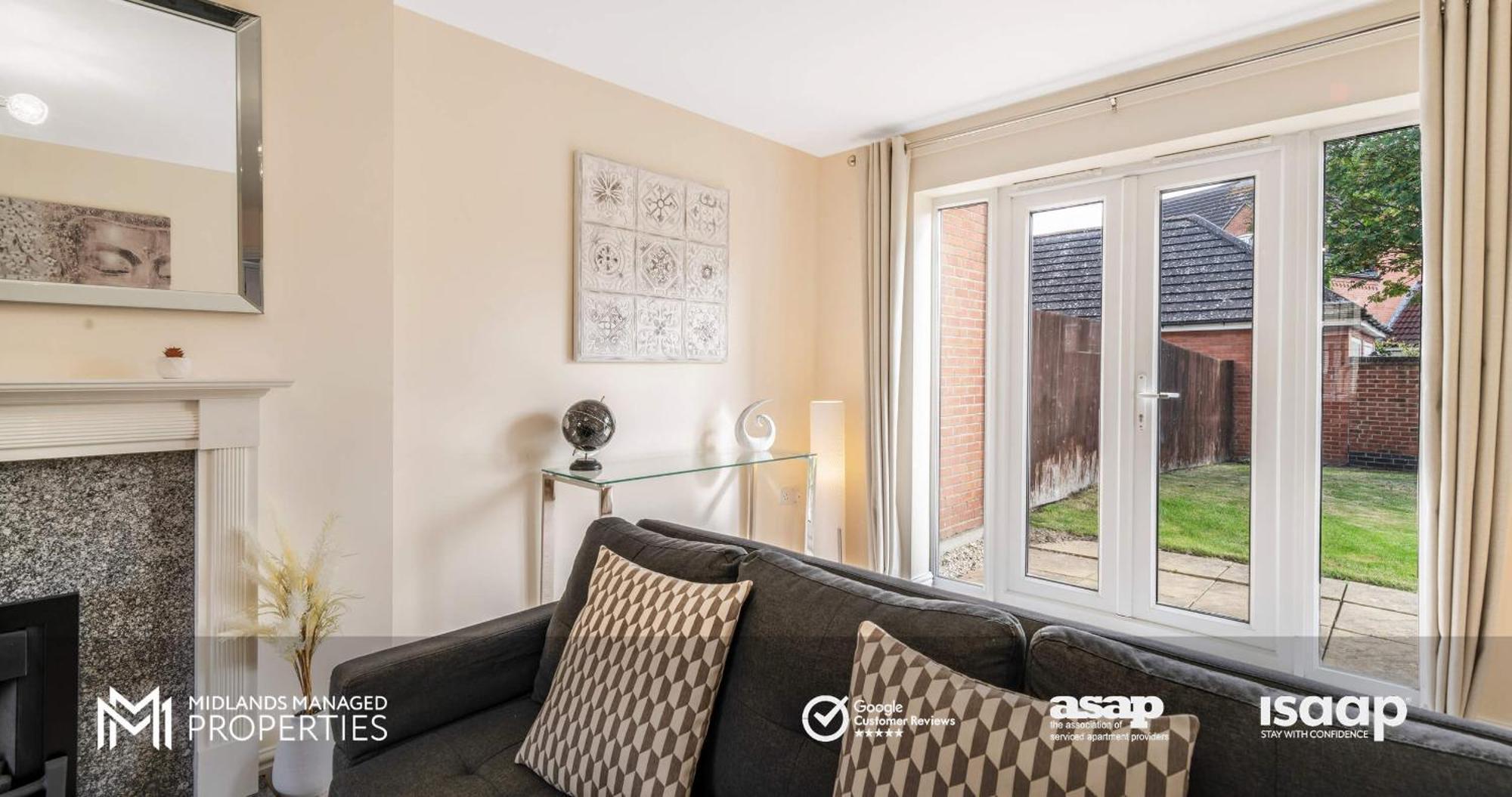 Spacious 5 Double Bedroom Family With 2 Bathrooms Wc Includes Driveway Parking And Extended Lounge And Dining Private Rear Garden In A Great Location Apartment Peterborough