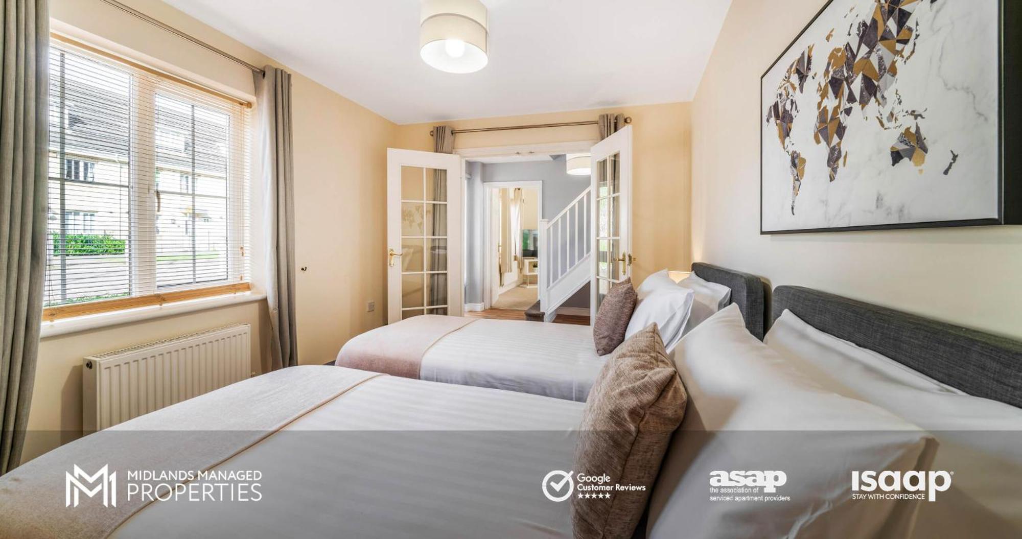 Apartment Spacious 5 Double Bedroom Family With 2 Bathrooms Wc Includes Driveway Parking And Extended Lounge And Dining Private Rear Garden In A Great Location Peterborough