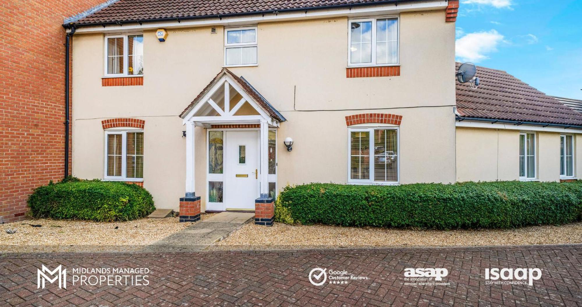 Spacious 5 Double Bedroom Family With 2 Bathrooms Wc Includes Driveway Parking And Extended Lounge And Dining Private Rear Garden In A Great Location *