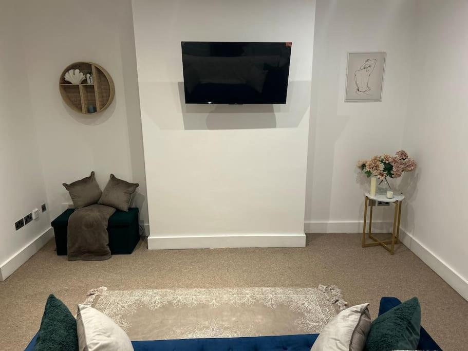 Apartment Tranquil Relaxing 2 Bed In *
