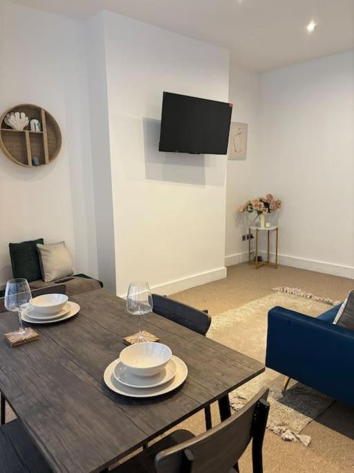 Tranquil Relaxing 2 Bed In Peterborough