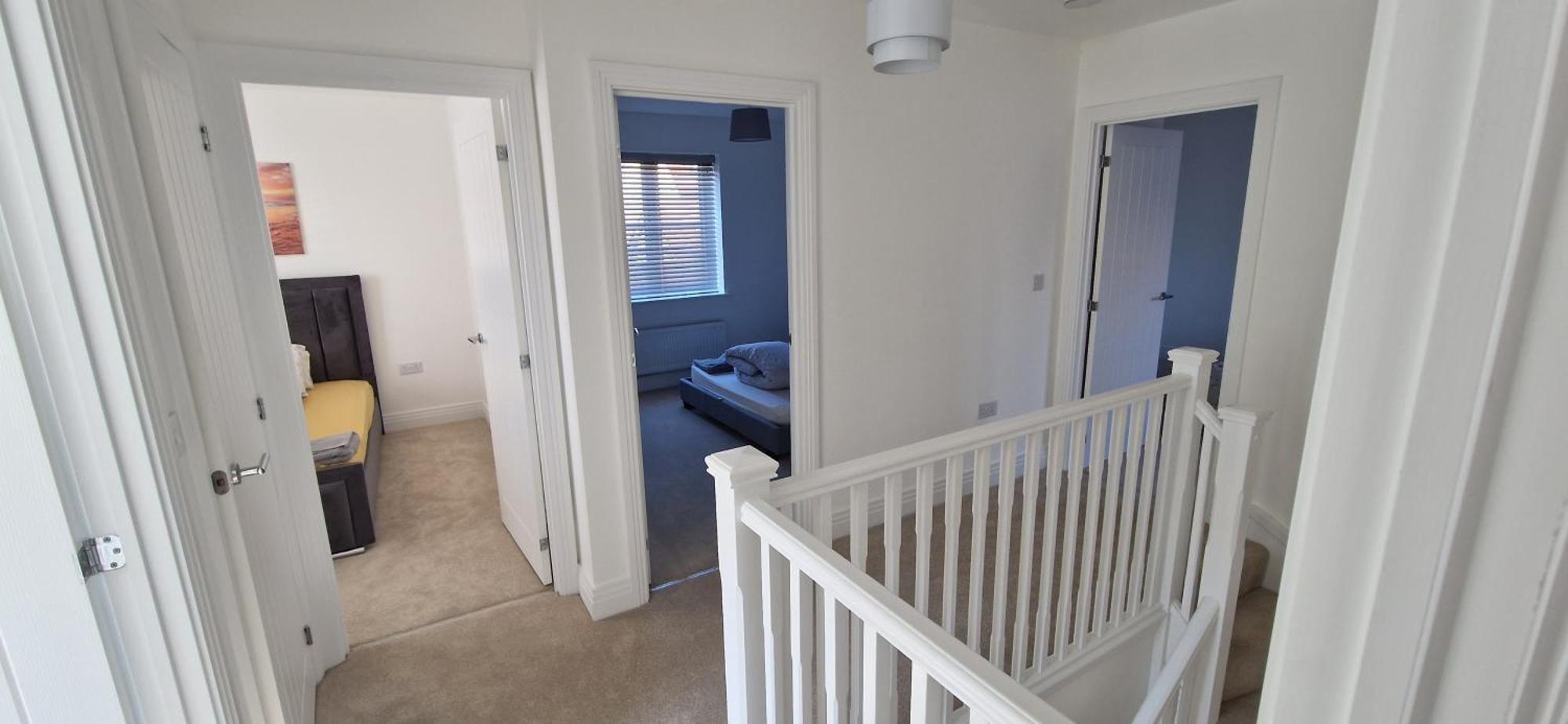 Brand New Entire 4-bed House In Holiday home