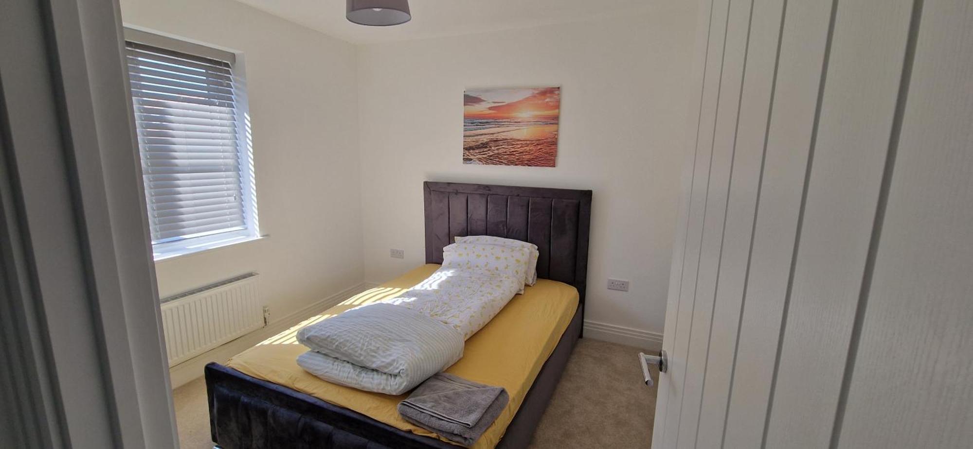 Brand New Entire 4-bed House In Holiday home *