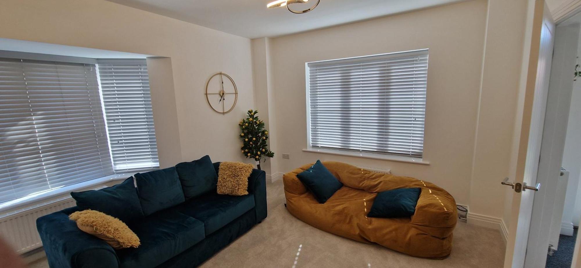 Holiday home Brand New Entire 4-bed House In *
